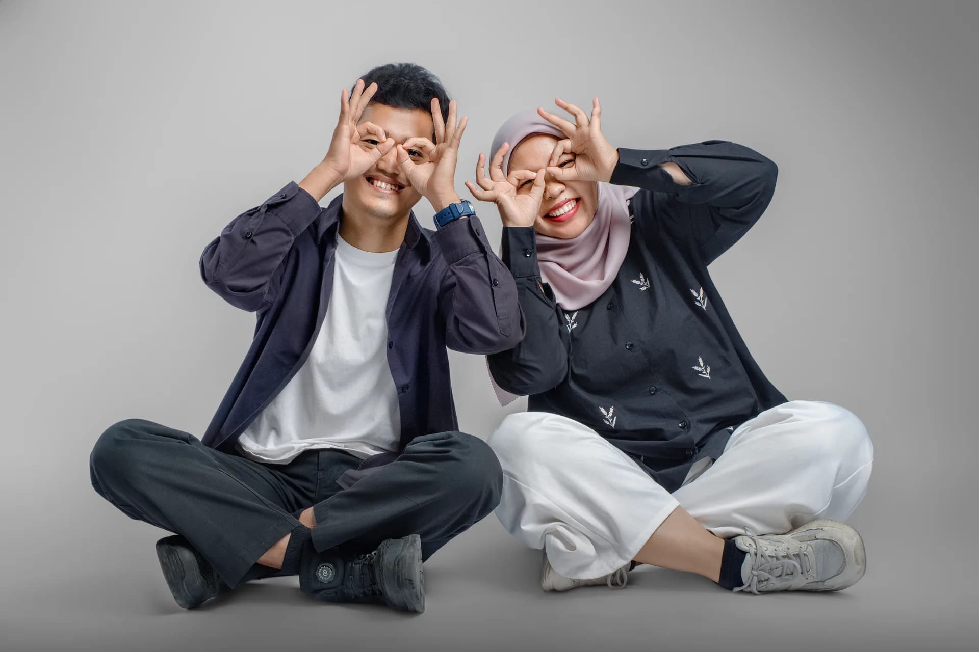 Alfi dan Ifa berpose ceria bersama